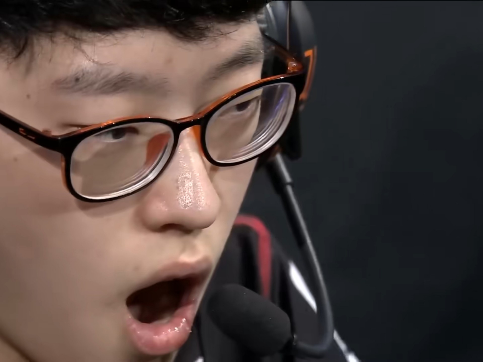 AYX爱游戏优惠 - Scout遭遇十连败，老鹰教练面临压力！